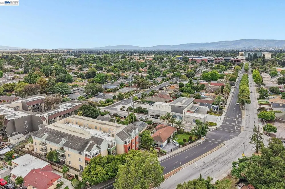 2330 University Ave #330 East Palo Alto, CA 94303