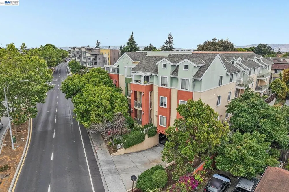 2330 University Ave #330 East Palo Alto, CA 94303