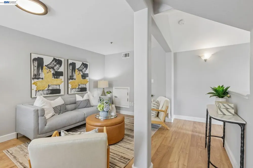 2330 University Ave #330 East Palo Alto, CA 94303