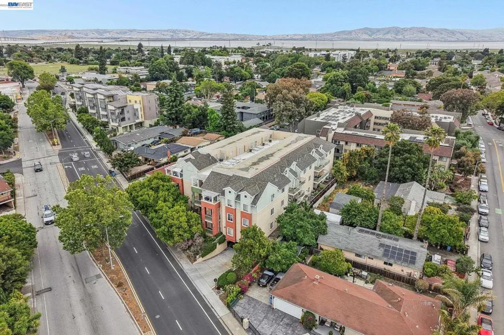 2330 University Ave #330 East Palo Alto, CA 94303