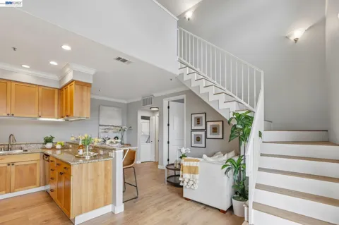 2330 University Ave #330