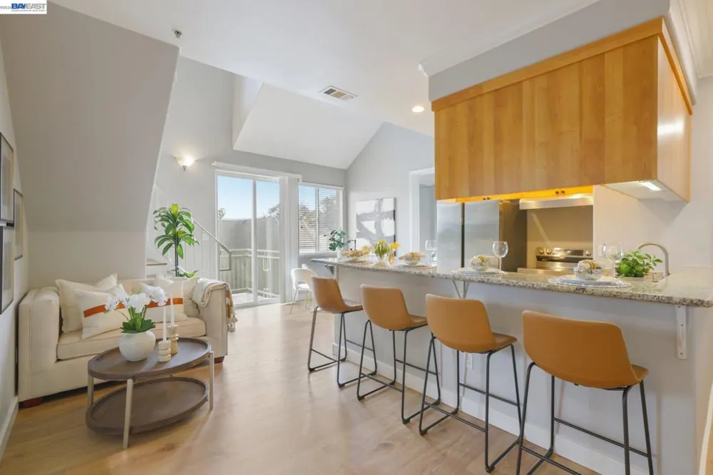 2330 University Ave #330 East Palo Alto, CA 94303