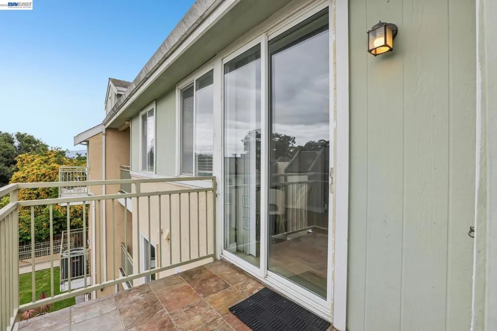 2330 University Ave #330 East Palo Alto, CA 94303