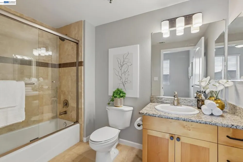 2330 University Ave #330 East Palo Alto, CA 94303