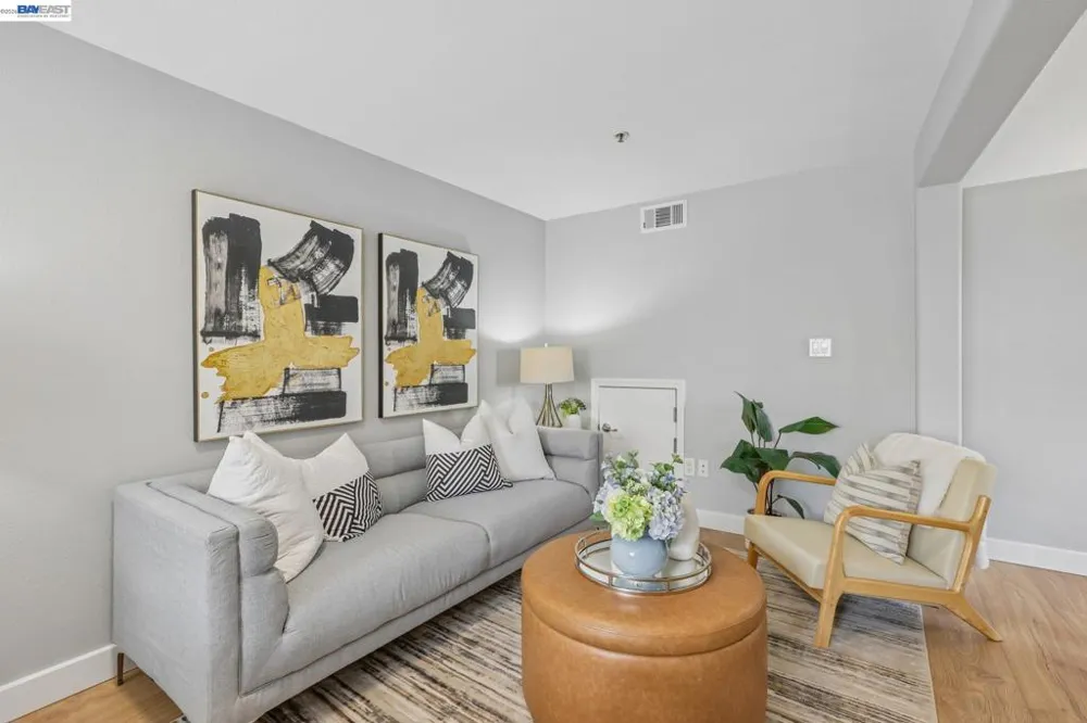 2330 University Ave #330 East Palo Alto, CA 94303