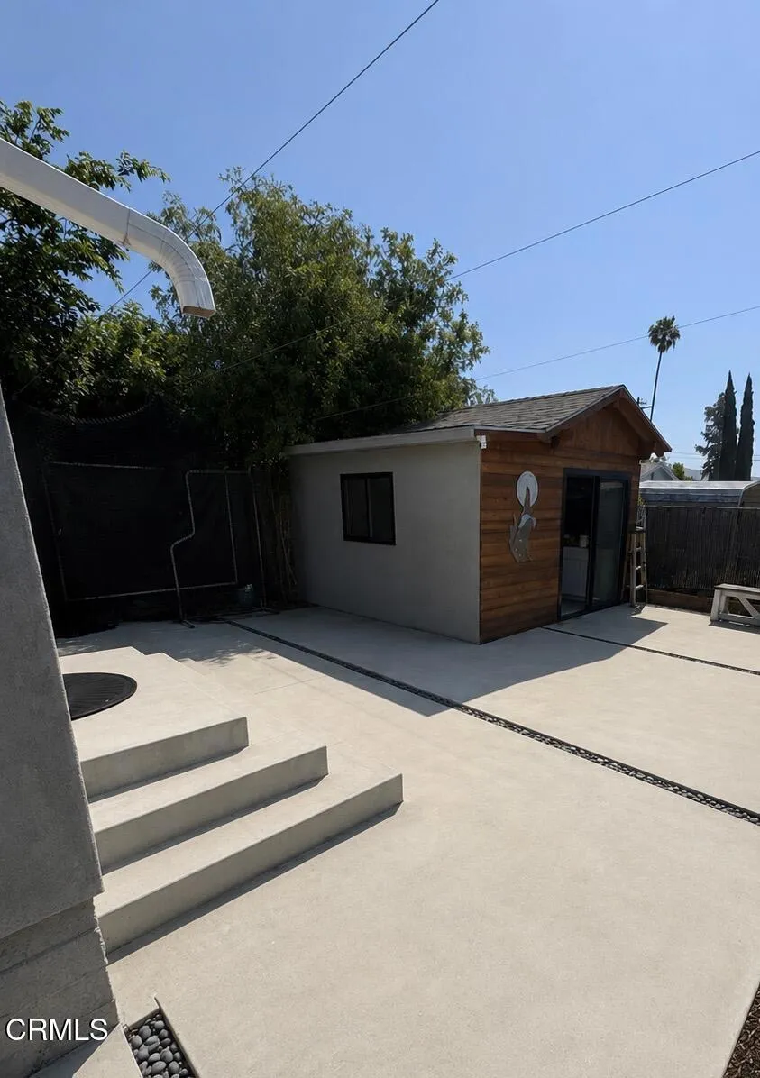 11000 Penrose Street Los Angeles, CA 91352