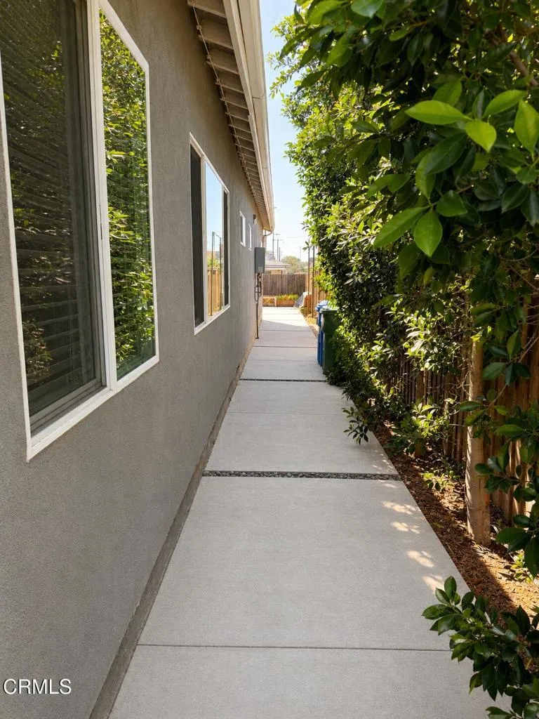 11000 Penrose Street Los Angeles, CA 91352
