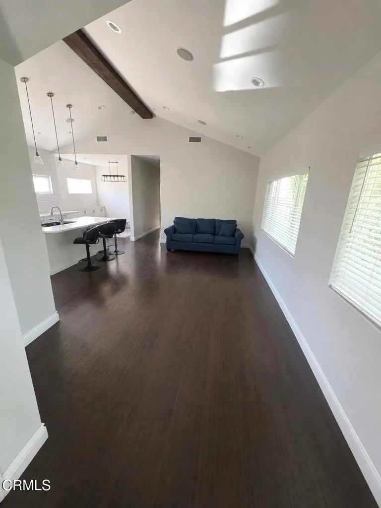 11000 Penrose Street Los Angeles, CA 91352