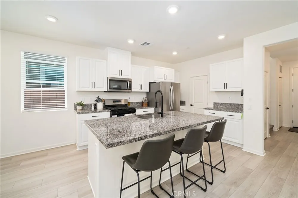 4052 Summer Way Corona, CA 92883