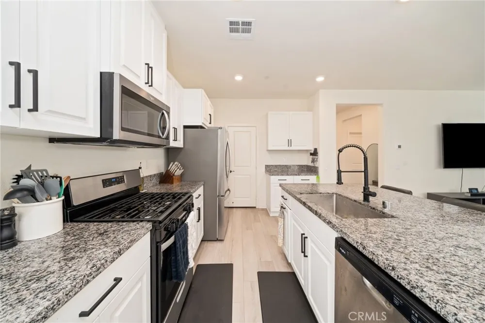 4052 Summer Way Corona, CA 92883