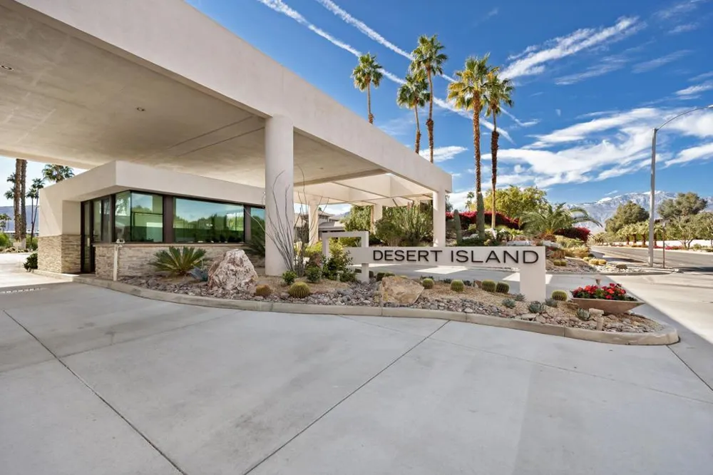 910 Island Drive #408 Rancho Mirage, CA 92270