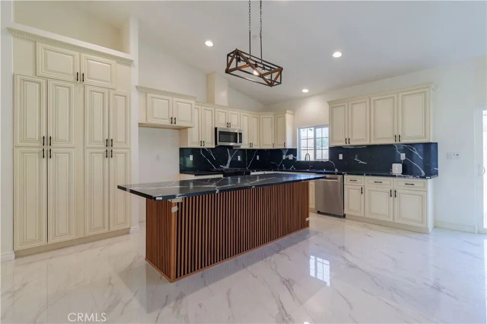 44270 Whittier Hemet, CA 92544