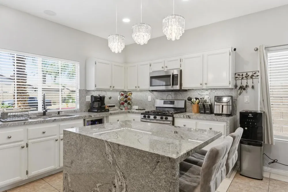 83225 Greenbrier Drive Indio, CA 92203