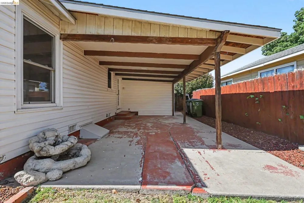 250 W 23Rd St Tracy, CA 95376