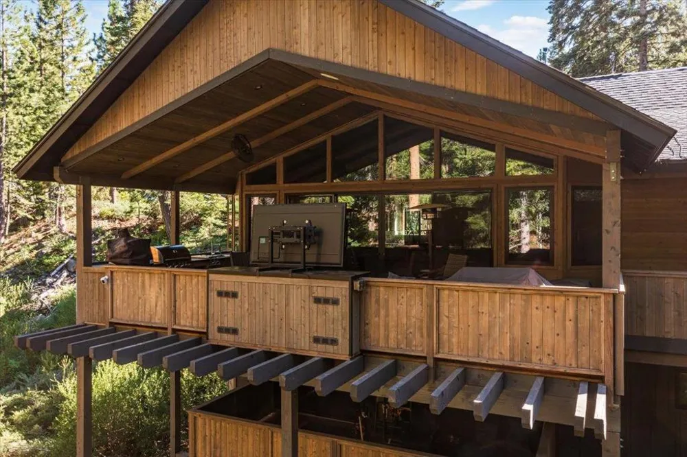 2366 Highlands Drive South Lake Tahoe, CA 96150