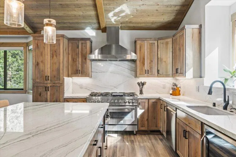 2366 Highlands Drive South Lake Tahoe, CA 96150