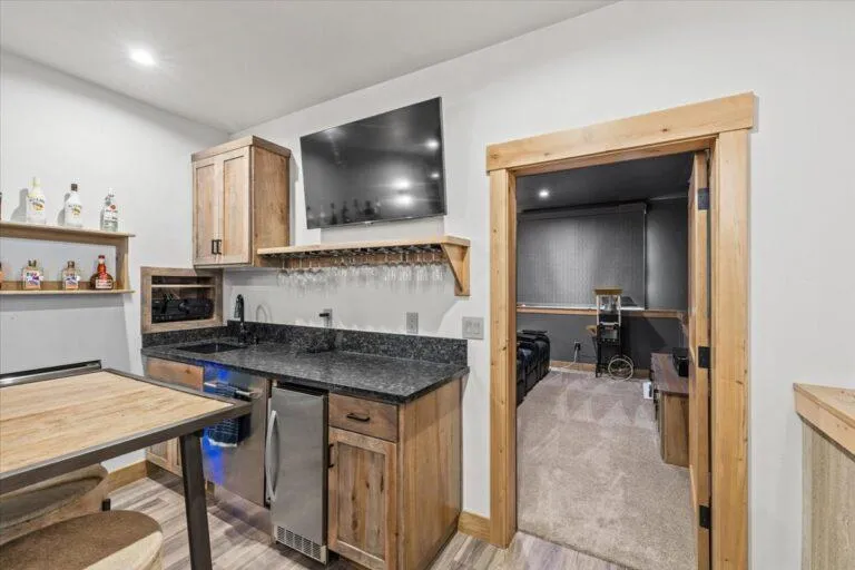 2366 Highlands Drive South Lake Tahoe, CA 96150