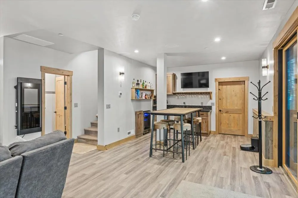2366 Highlands Drive South Lake Tahoe, CA 96150