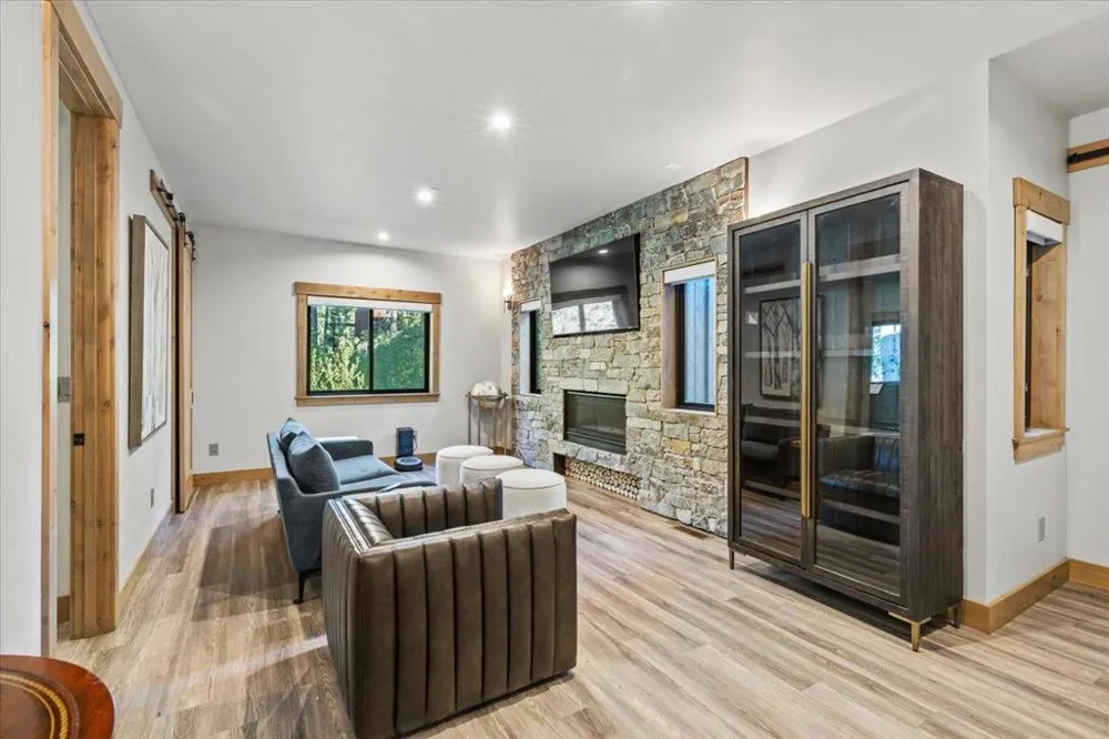 2366 Highlands Drive South Lake Tahoe, CA 96150