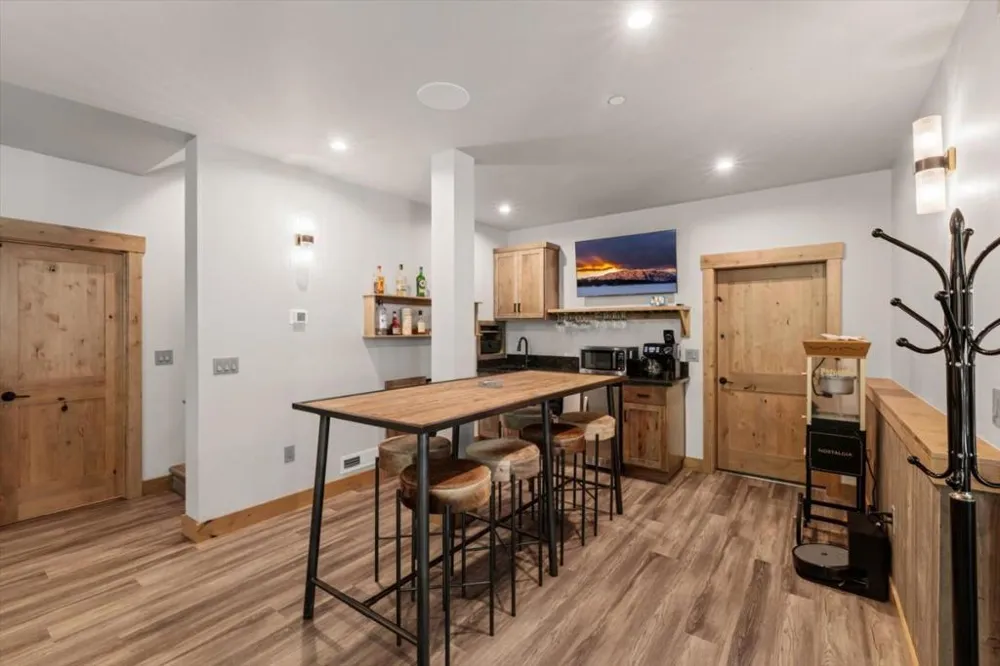 2366 Highlands Drive South Lake Tahoe, CA 96150