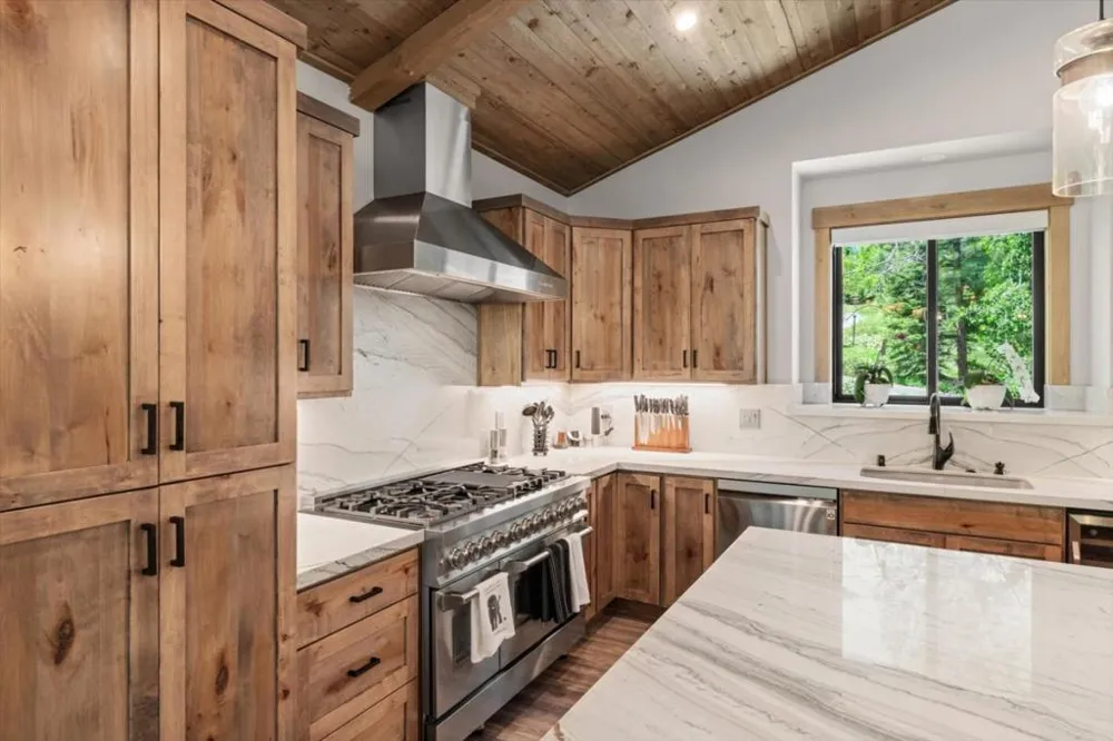 2366 Highlands Drive South Lake Tahoe, CA 96150