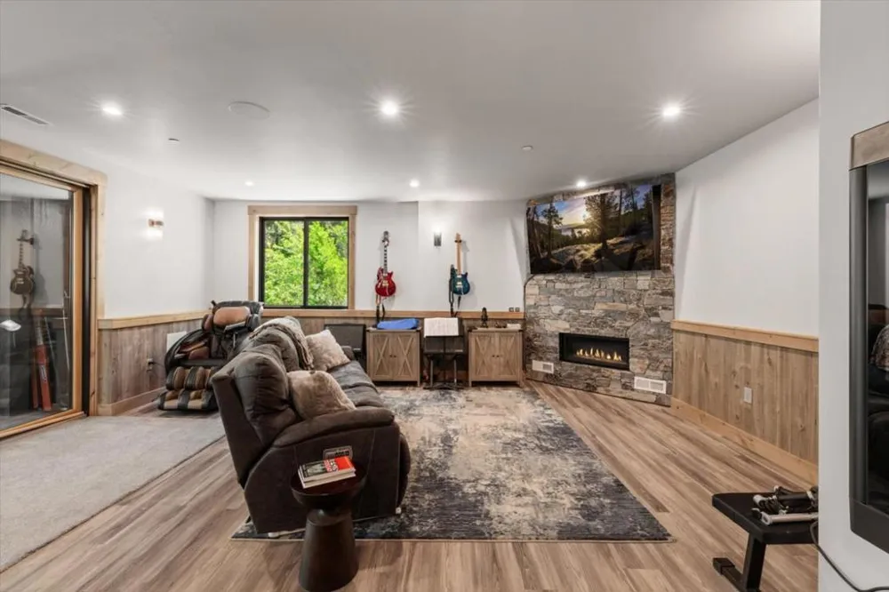 2366 Highlands Drive South Lake Tahoe, CA 96150