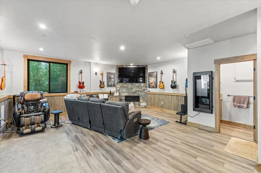 2366 Highlands Drive South Lake Tahoe, CA 96150