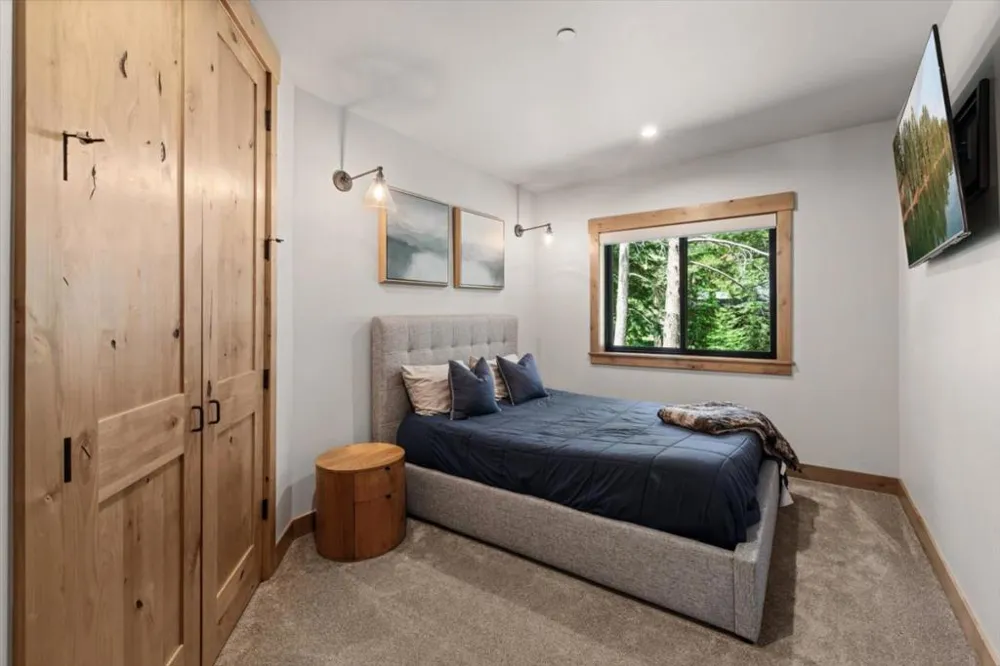 2366 Highlands Drive South Lake Tahoe, CA 96150