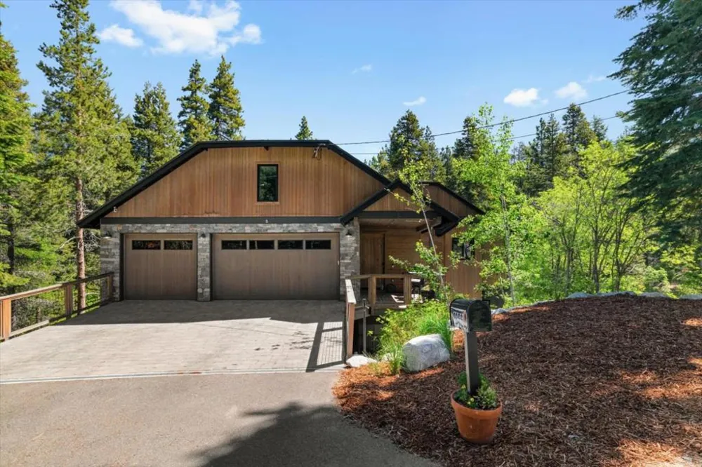 2366 Highlands Drive South Lake Tahoe, CA 96150