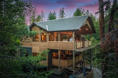 2366 Highlands Drive