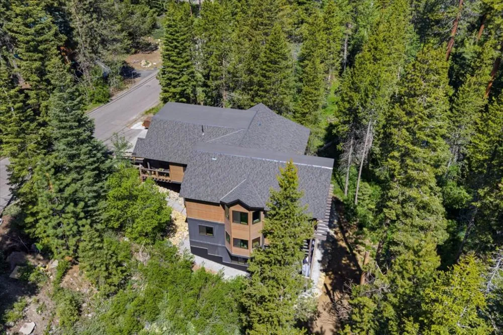 2366 Highlands Drive South Lake Tahoe, CA 96150