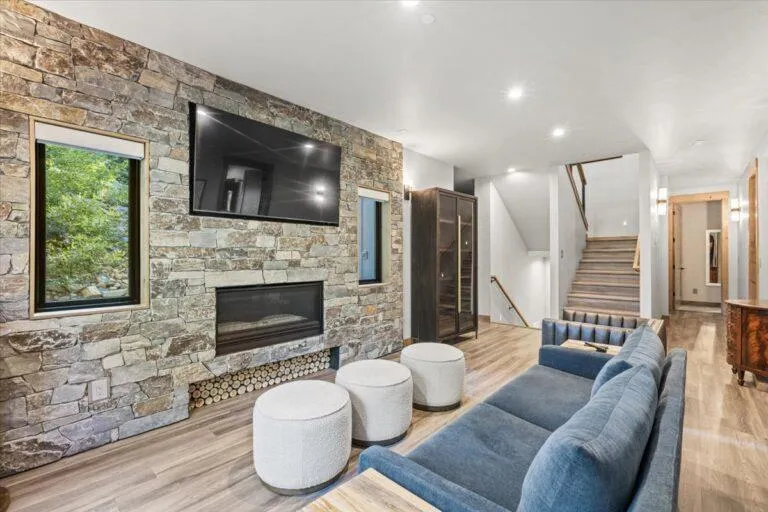 2366 Highlands Drive South Lake Tahoe, CA 96150