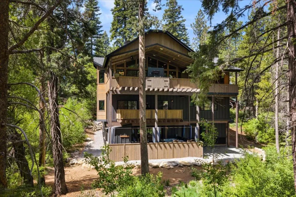 2366 Highlands Drive South Lake Tahoe, CA 96150