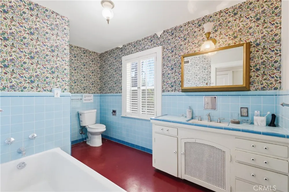 2132 Chester Bakersfield, CA 93304
