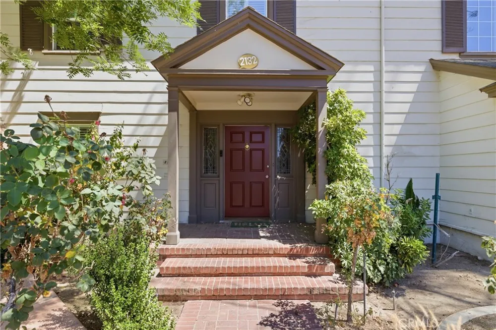 2132 Chester Bakersfield, CA 93304