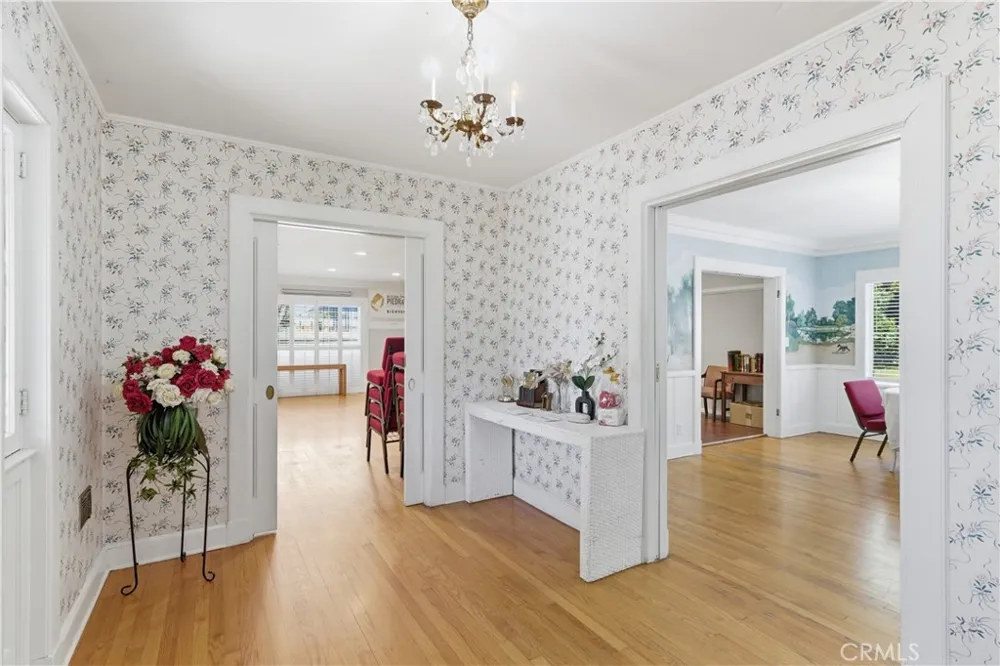 2132 Chester Bakersfield, CA 93304