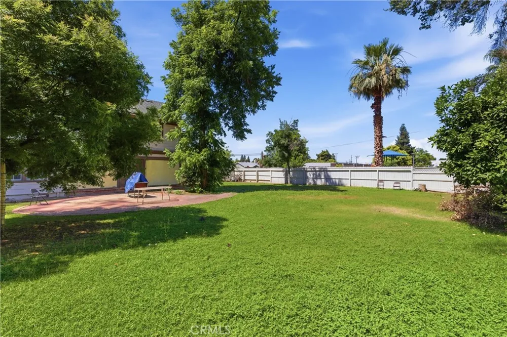 2132 Chester Bakersfield, CA 93304