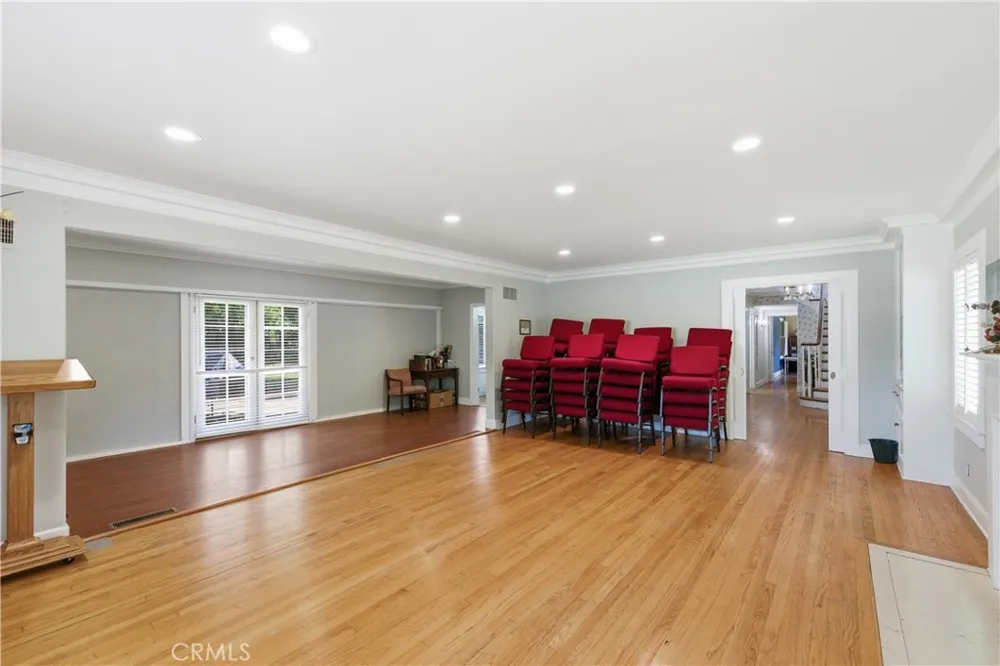 2132 Chester Bakersfield, CA 93304