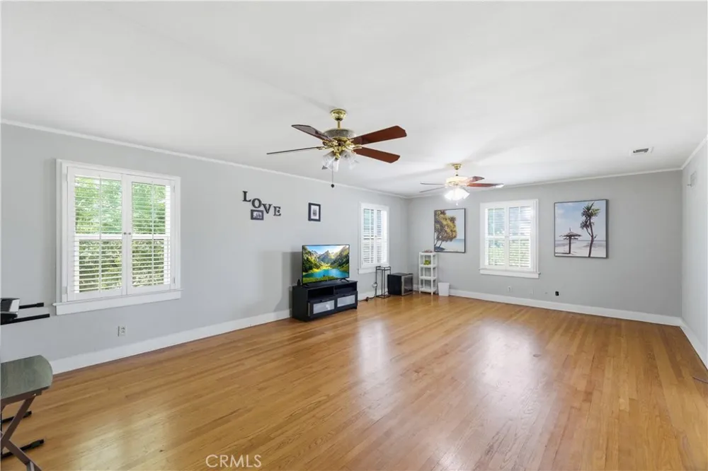 2132 Chester Bakersfield, CA 93304