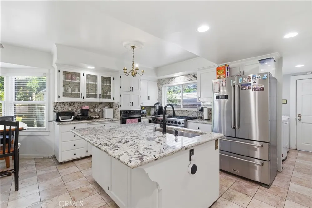 2132 Chester Bakersfield, CA 93304