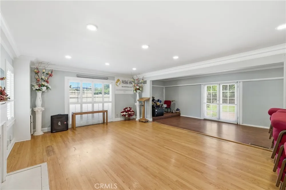 2132 Chester Bakersfield, CA 93304