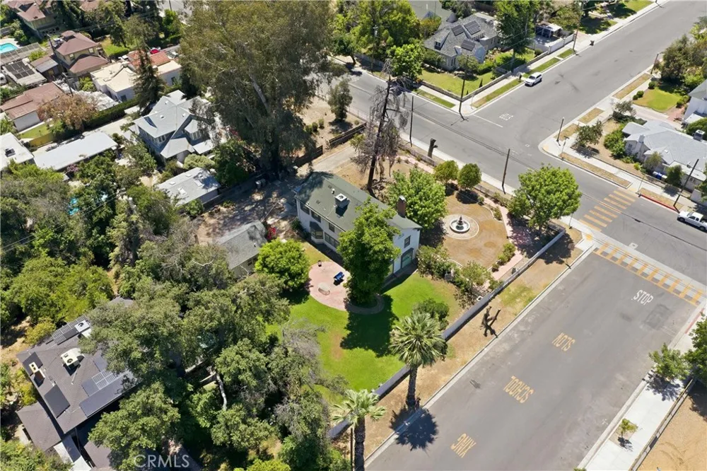 2132 Chester Bakersfield, CA 93304