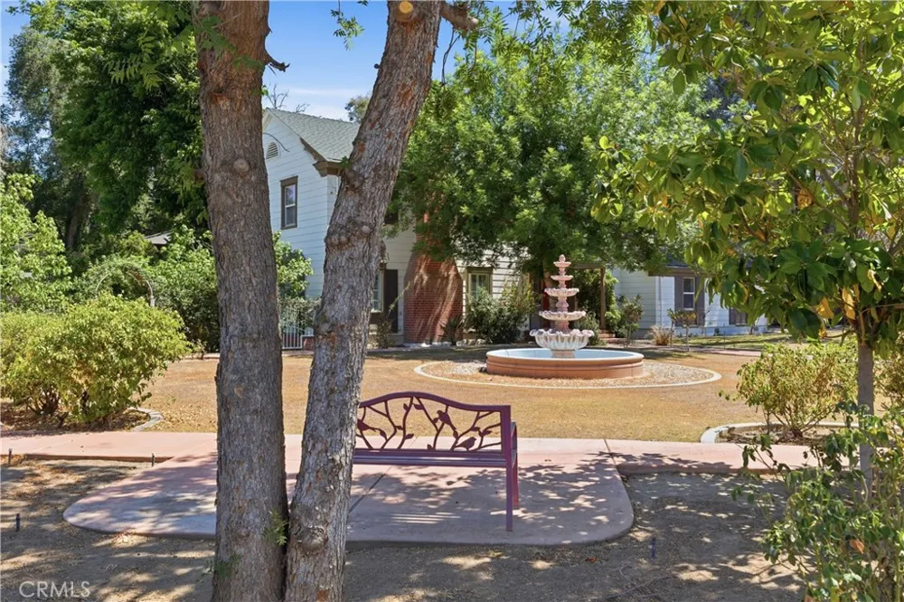 2132 Chester Bakersfield, CA 93304