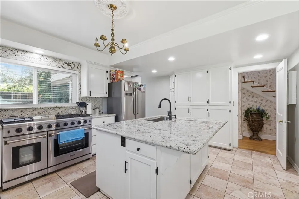 2132 Chester Bakersfield, CA 93304