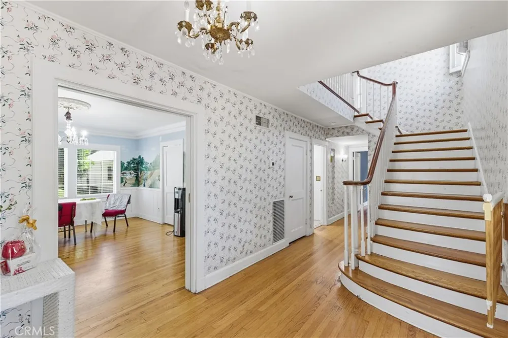2132 Chester Bakersfield, CA 93304