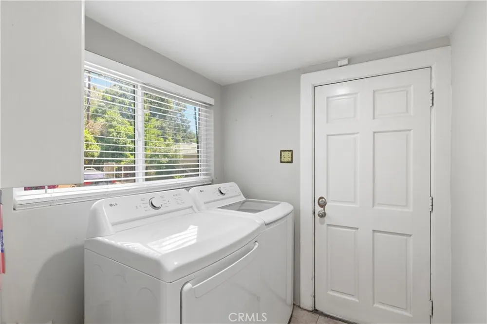 2132 Chester Bakersfield, CA 93304