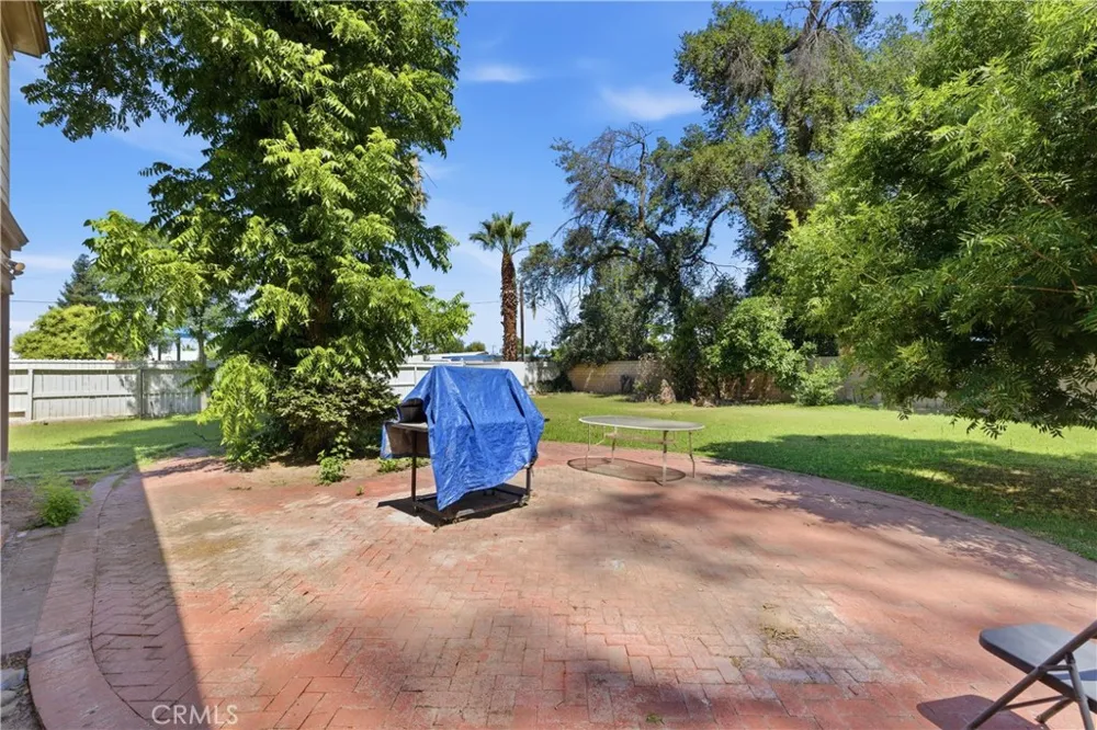 2132 Chester Bakersfield, CA 93304