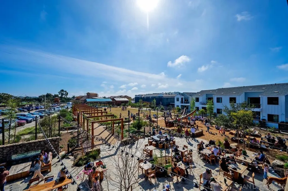 1101 Catania Ct #201 Encinitas, CA 92024