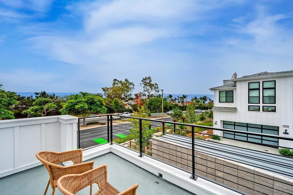 1101 Catania Ct #201 Encinitas, CA 92024