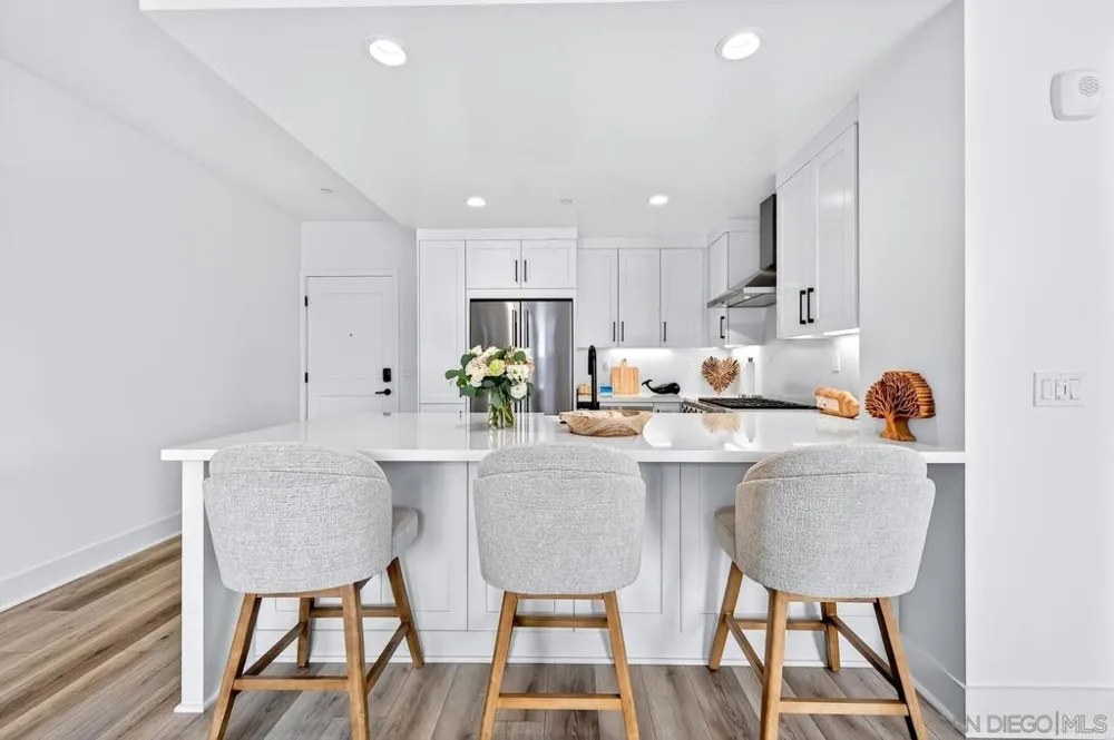 1101 Catania Ct #201 Encinitas, CA 92024